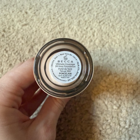 NWT BECCA 24 Hour Long Wear Foundation in Porcelain - Picture 5 of 5